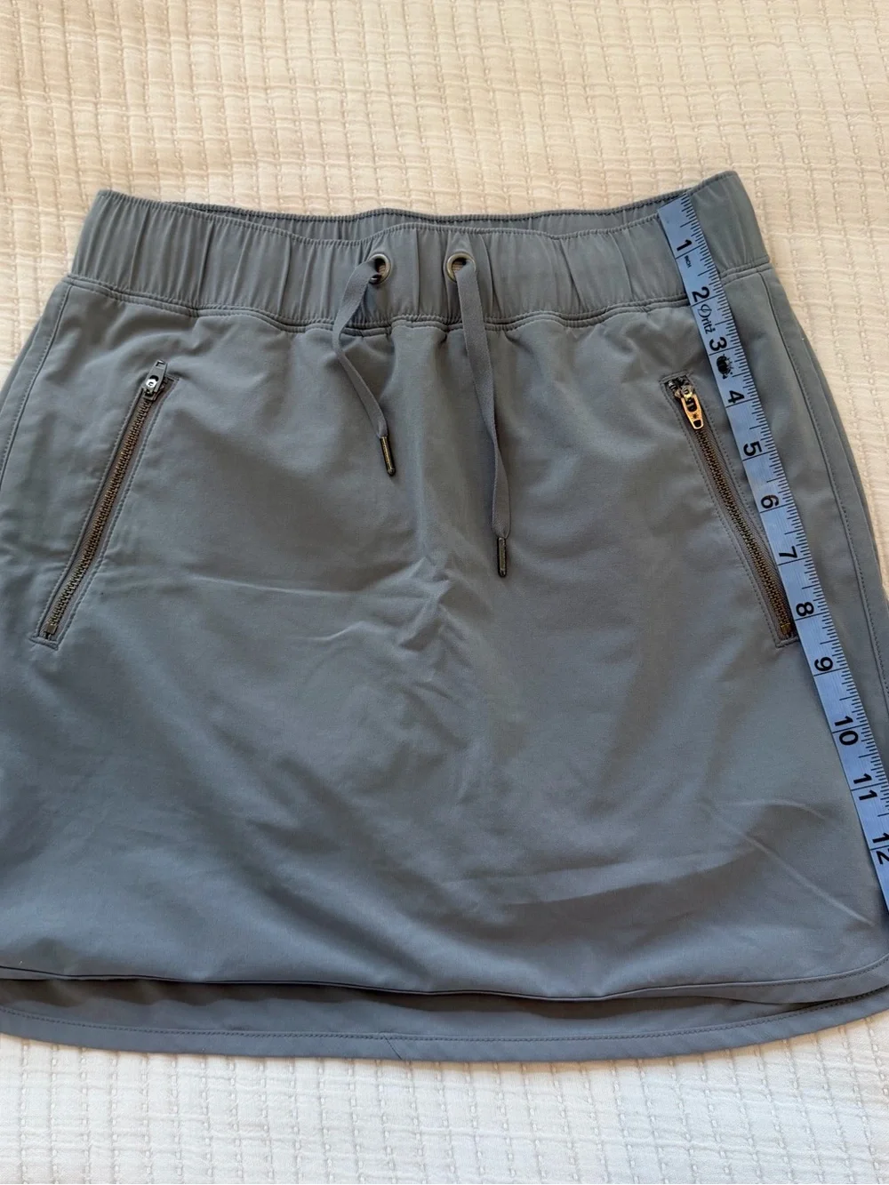 Athleta Light Gray Athletic Skort with Elastic Waist Front Zippers XXS